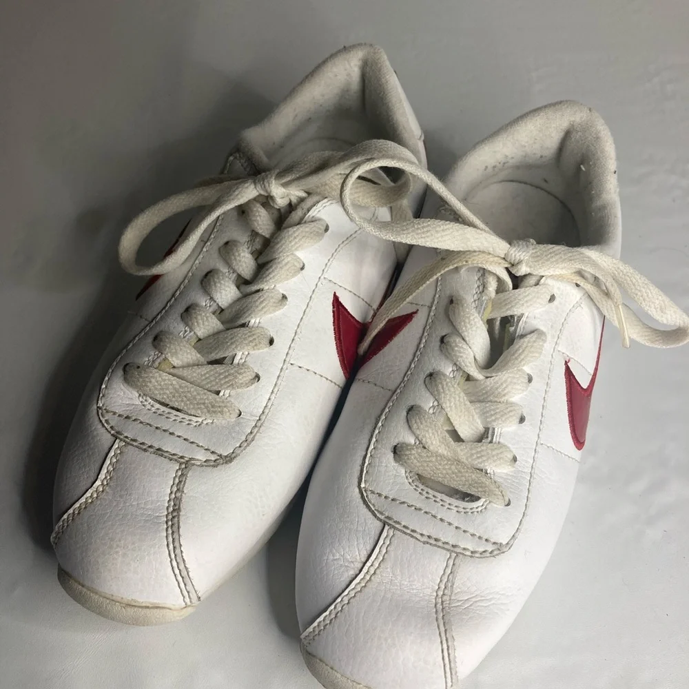 Nike Stamina Low Top White Red Womens Shoes Sneakers 7 172018-161